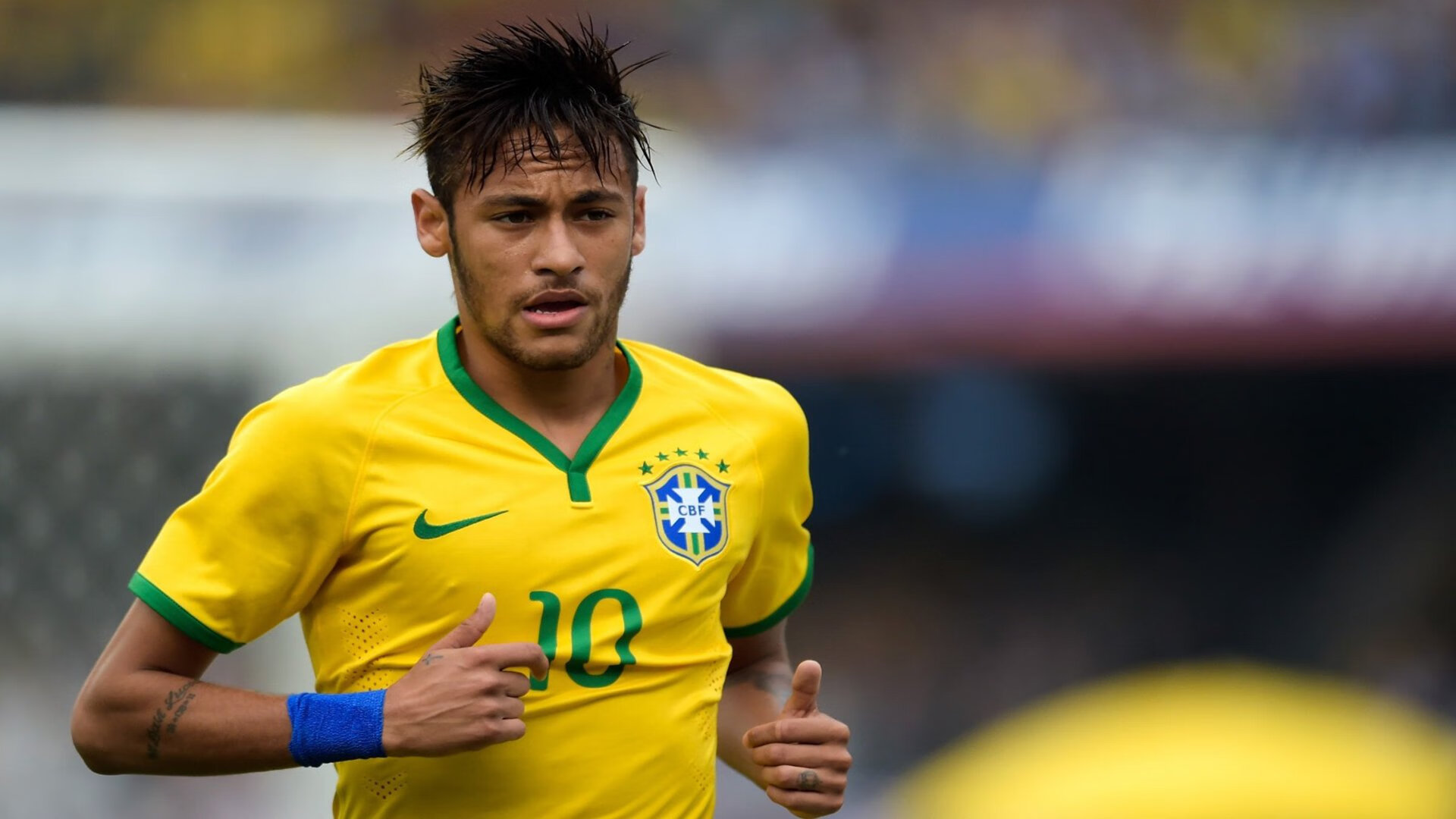 足球场馆环保节能技术逐步普及，推动绿色发展，设计足球场如何节约城市空间